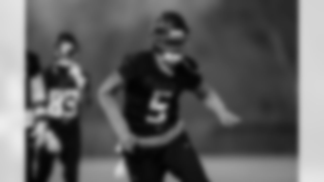 Atlanta Falcons wide receiver Drake London #5 during practice at Atlanta Falcons Training Facility in Flowery Branch, Georgia, on Wednesday, December 17, 2025. (Photo by Jay Bendlin/Atlanta Falcons)