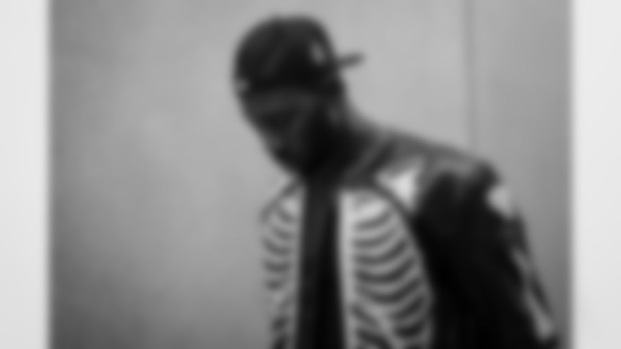 Atlanta Falcons tight end Kyle Pitts Sr. #8 arrives before the Week 11 Game against the Carolina Panthers at Mercedes-Benz Stadium in Atlanta, Georgia on Sunday, November 16, 2025. (Photo by Jay Bendlin/Atlanta Falcons)