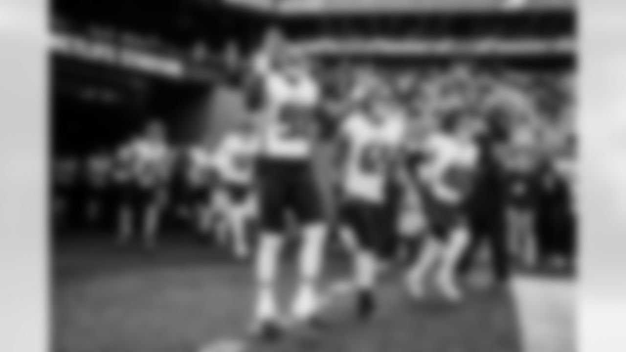 Atlanta Falcons defensive lineman Ruke Orhorhoro #98 runs out prior to the Week 13 Game against the New York Jets at Metlife Stadium in East Rutherford, New Jersey on Sunday, November 30, 2025. (Photo by Caean Couto/Atlanta Falcons)