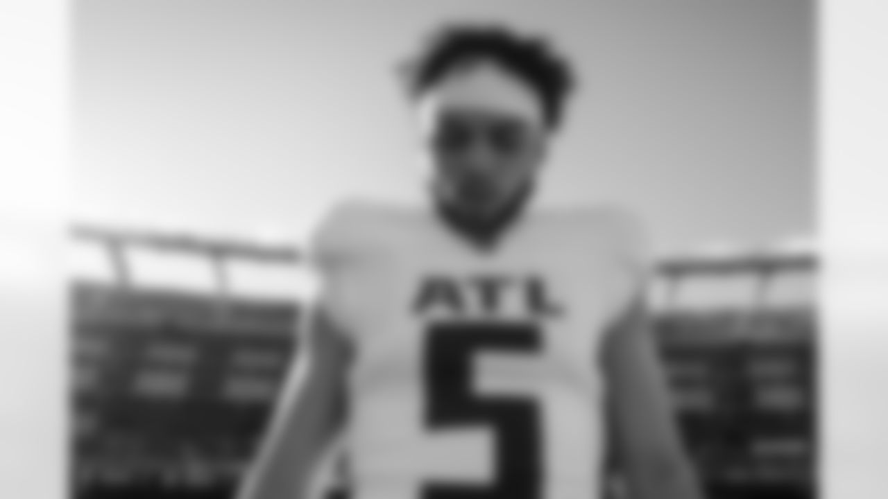 Atlanta Falcons wide receiver Drake London #5 prior to the Week 9 Game against the New England Patriots at Gillette Stadium in Foxborough, Massachusetts on Sunday, November 2, 2025. (Photo by Taylor McLaughlin/Atlanta Falcons)