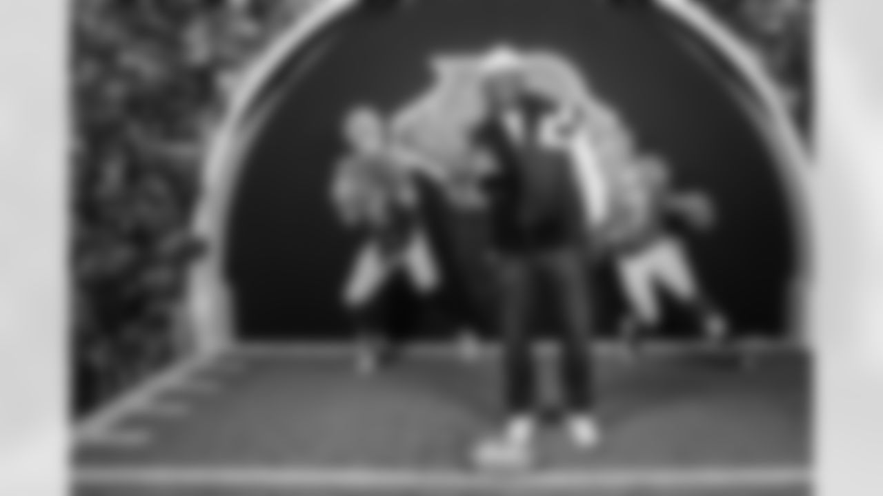 Ken Griffey Jr. on the red carpet before the Week 14 Game against the Seattle Seahawks at Mercedes-Benz Stadium in Atlanta, Georgia on Sunday, December 7, 2025. (Photo by Karl Moore/Atlanta Falcons)