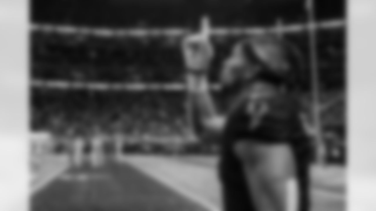 Atlanta Falcons running back Bijan Robinson #7 scores a touchdown during the Week 17 Game against the Los Angeles Rams at Mercedes-Benz Stadium in Atlanta, Georgia on Monday, December 29, 2025. (Photo by Taylor McLaughlin/Atlanta Falcons)