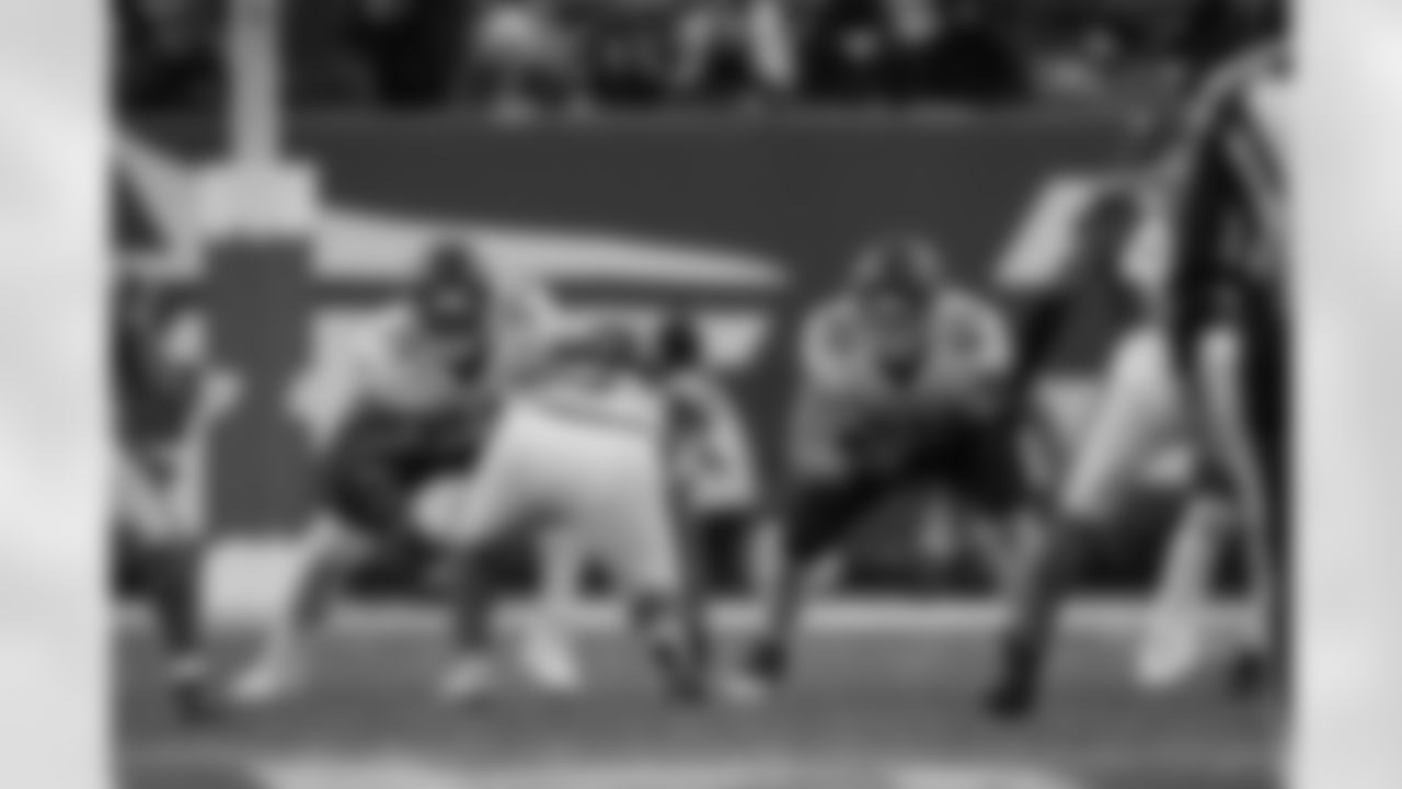 Atlanta Falcons offensive lineman Elijah Wilkinson #71 and Atlanta Falcons wide receiver Devan Thompkins #83 on the line of scrimmage during the Week 13 Game against the New York Jets at Metlife Stadium in East Rutherford, New Jersey on Sunday, November 30, 2025. (Photo by Jay Bendlin/Atlanta Falcons)