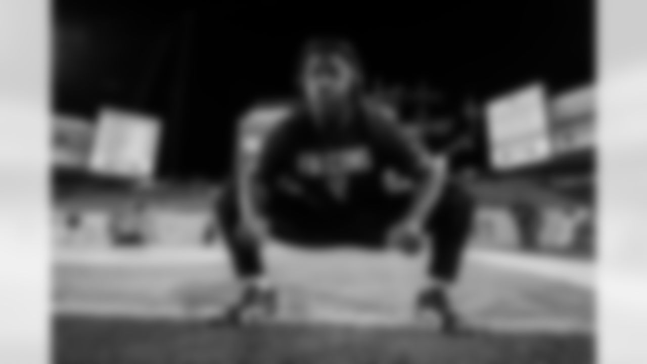 Atlanta Falcons defensive lineman Ruke Orhorhoro #98 warms up during the Week 15 Game against the Tampa Bay Buccaneers at Raymond James Stadium in Tampa, Florida on Thursday, December 11, 2025. (Photo by Taylor McLaughlin/Atlanta Falcons)