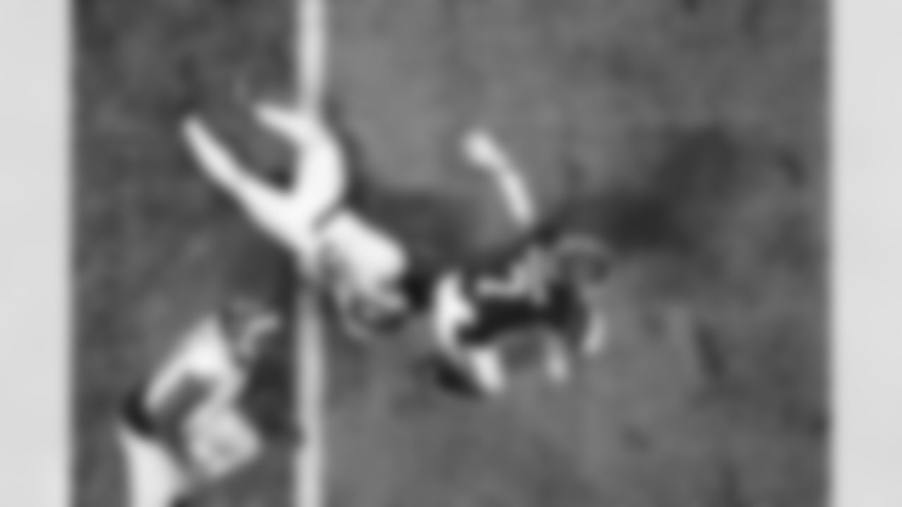 Atlanta Falcons running back Bijan Robinson #7 evades a tackle during the Week 17 Game against the Los Angeles Rams at Mercedes-Benz Stadium in Atlanta, Georgia on Monday, December 29, 2025. (Photo by Kevin Liles/Atlanta Falcons)