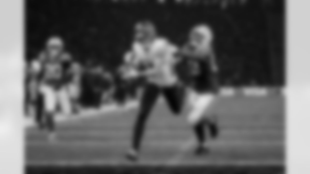 Atlanta Falcons wide receiver Drake London #5 catches a touchdown pass during the second quarter of the Week 10 Game against the Indianapolis Colts at Olympic Stadium in Berlin, Germany on Sunday, November 9, 2025. (Photo by Taylor McLaughlin/Atlanta Falcons)