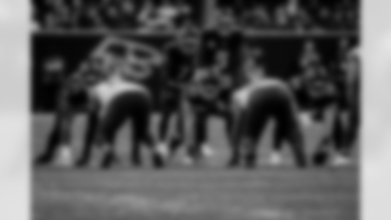 Atlanta Falcons guard Chris Lindstrom #63 during the Week 4 Game against the Washington Commanders at Mercedes-Benz Stadium in Atlanta, Ga. on Sunday, September 28, 2025. (Photo by Taylor McLaughlin/Atlanta Falcons)