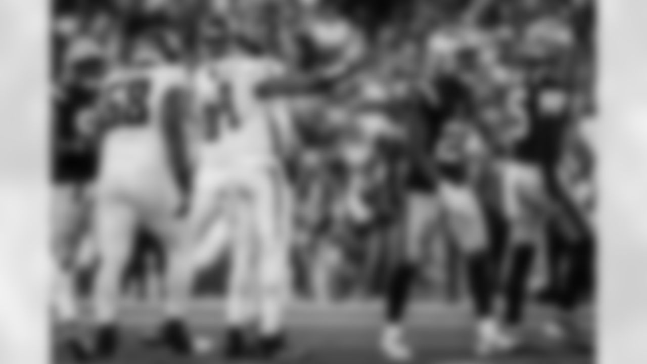 Atlanta Falcons quarterback Michael Penix Jr. #9 reacts after a first down run during the third quarter of the Week 9 Game against the New England Patriots at Gillette Stadium in Foxborough, Massachusetts on Sunday, November 2, 2025. (Photo by Taylor McLaughlin/Atlanta Falcons)
