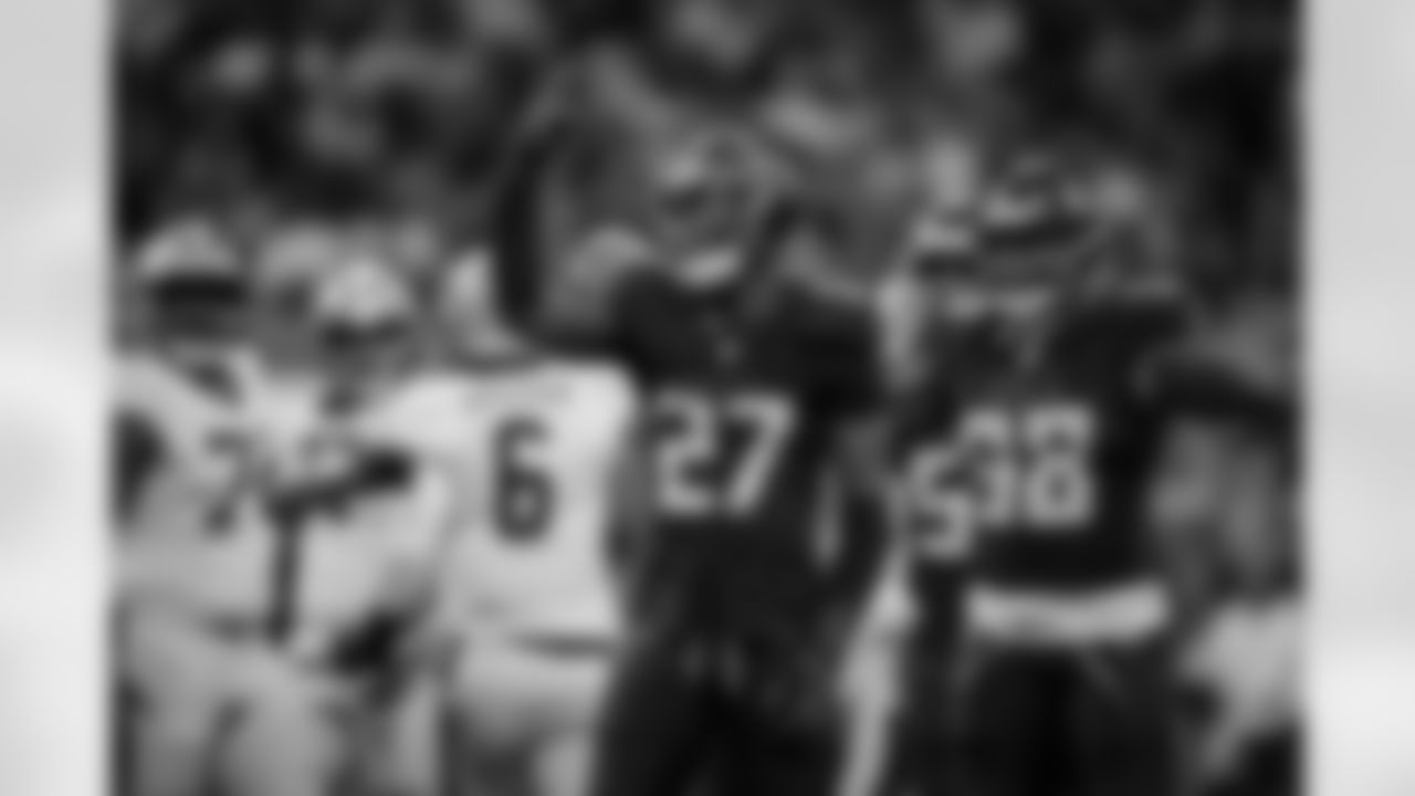 Atlanta Falcons edge rusher James Pearce Jr. #27 makes a record breaking sack during the Week 18 Game against the New Orleans Saints at Mercedes-Benz Stadium in Atlanta, Georgia on Sunday, January 4, 2026. (Photo by Jay Bendlin/Atlanta Falcons)