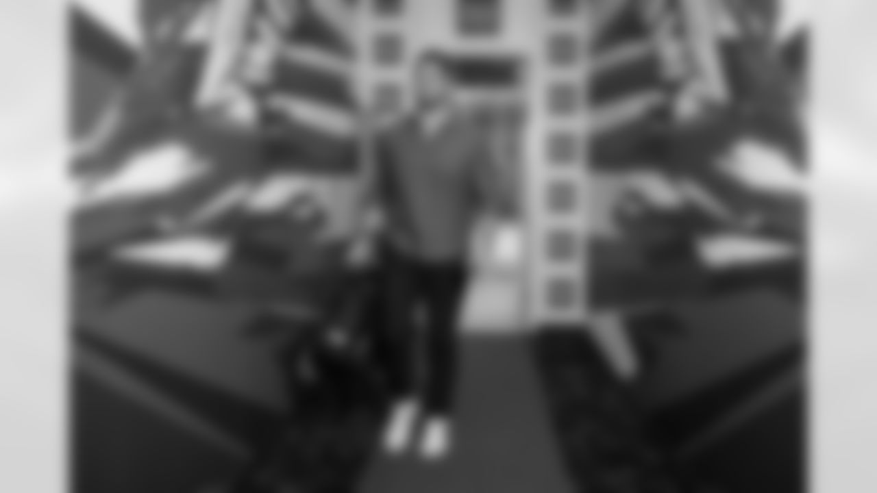 Atlanta Falcons tackle Jake Matthews #70 arrives before the Week 17 Game against the Los Angeles Rams at Mercedes-Benz Stadium in Atlanta, Georgia on Monday, December 29, 2025. (Photo by Taylor McLaughlin/Atlanta Falcons)