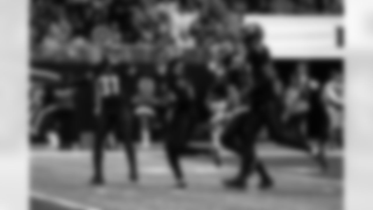 during the Week 14 Game against the Seattle Seahawks at Mercedes-Benz Stadium in Atlanta, Ga. on Sunday, December 7, 2025. (Photo by Ken Griffey Jr./Atlanta Falcons)