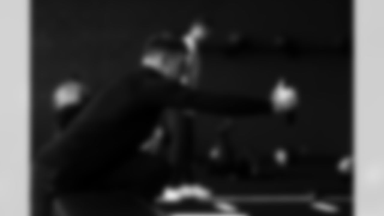 Atlanta Falcons quarterback Easton Stick #12 during team lift at Atlanta Falcons Training Facility in Flowery Branch, Georgia, on Monday, December 8, 2025. (Photo by Taylor McLaughlin/Atlanta Falcons)