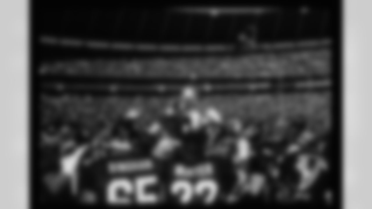 Group Photo of the Atlanta Falcons at the game in Atlanta against the Seattle Seahawks on December 15, 1991 (Photo by Jimmy Cribb)