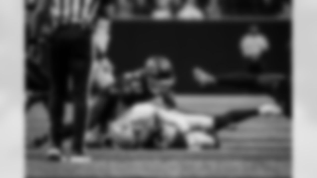 Atlanta Falcons edge rusher James Pearce Jr. #27 makes a record breaking sack during the Week 18 Game against the New Orleans Saints at Mercedes-Benz Stadium in Atlanta, Georgia on Sunday, January 4, 2026. (Photo by Brandon Magnus/Atlanta Falcons)