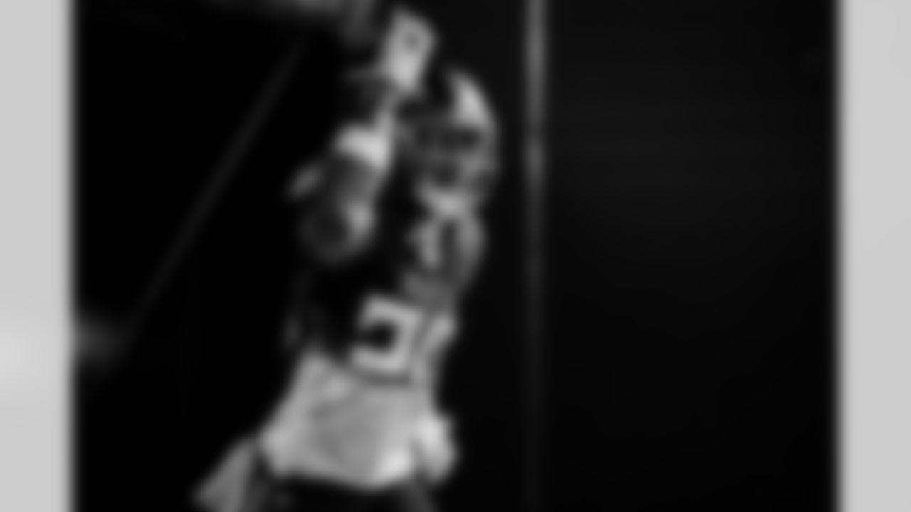 Atlanta Falcons cornerback Dee Alford #20 runs onto the field before the Week 18 Game against the New Orleans Saints at Mercedes-Benz Stadium in Atlanta, Georgia on Sunday, January 4, 2026. (Photo by Matthew Grimes/Atlanta Falcons)