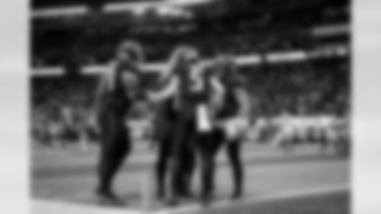 Atlanta Falcons wide receiver Drake London #5 scores a touchdown during the Week 18 Game against the New Orleans Saints at Mercedes-Benz Stadium in Atlanta, Georgia on Sunday, January 4, 2026. (Photo by Brandon Magnus/Atlanta Falcons)