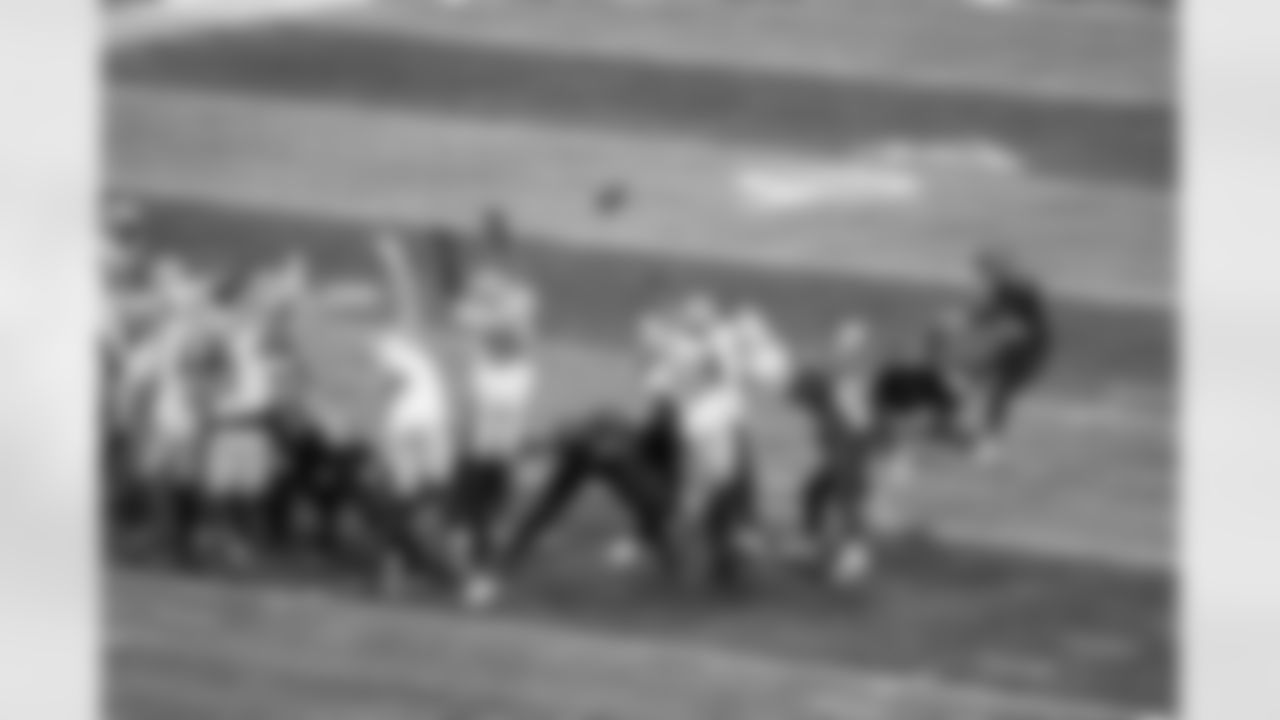 Atlanta Falcons kicker Zane Gonzalez #45 kicks a field goal during the Week 18 Game against the New Orleans Saints at Mercedes-Benz Stadium in Atlanta, Georgia on Sunday, January 4, 2026. (Photo by Steven Burroughs/Atlanta Falcons)