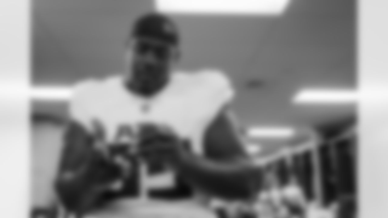 Atlanta Falcons defensive lineman Sam Roberts #99 gets ready in the locker room before the Week 9 Game against the New England Patriots at Gillette Stadium in Foxborough, Massachusetts on Sunday, November 2, 2025. (Photo by Jay Bendlin/Atlanta Falcons)