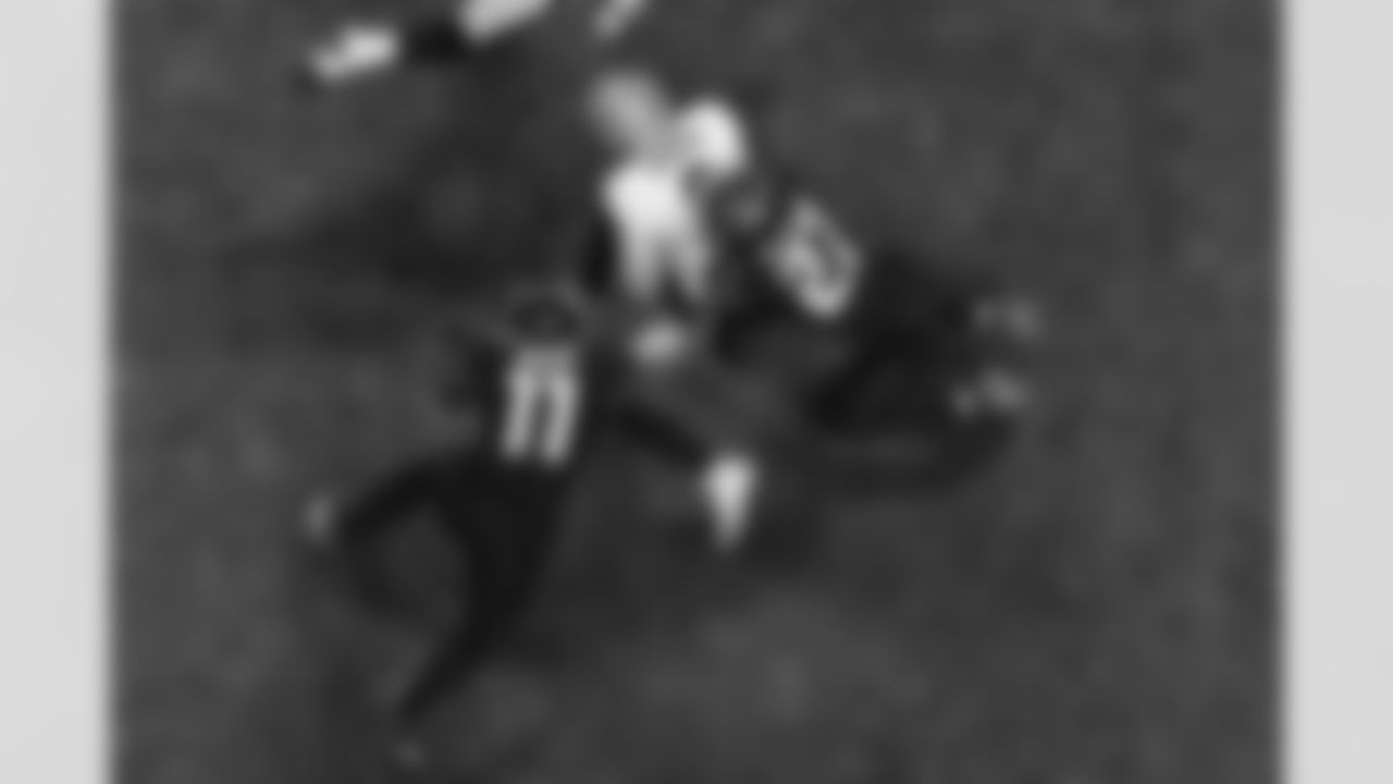 Atlanta Falcons edge rusher James Pearce Jr. #27 makes a record breaking sack during the Week 18 Game against the New Orleans Saints at Mercedes-Benz Stadium in Atlanta, Georgia on Sunday, January 4, 2026. (Photo by Taylor McLaughlin/Atlanta Falcons)