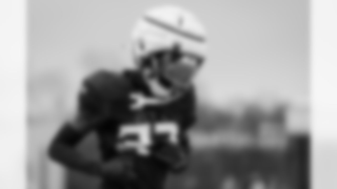 during practice at Atlanta Falcons Training Facility in Flowery Branch, Georgia, on Thursday, November 20, 2025. (Photo by Jay Bendlin/Atlanta Falcons)