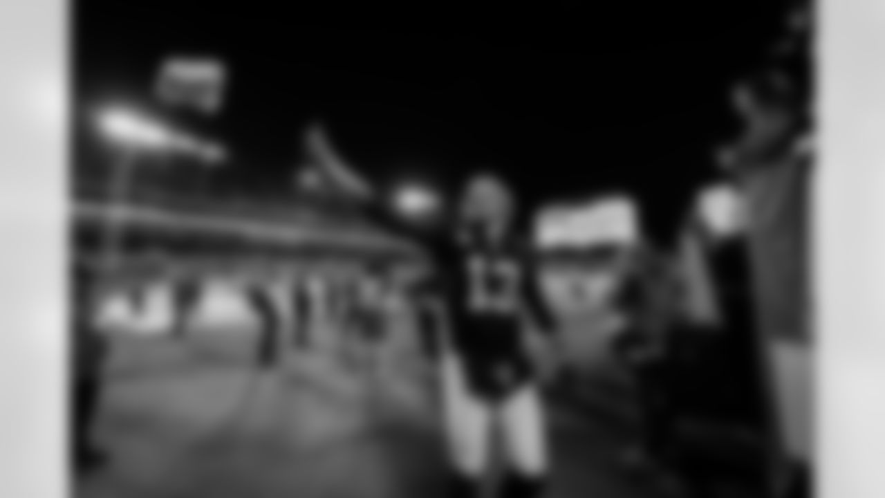 Atlanta Falcons punter Bradley Pinion #13 thanks the fans during the Week 15 Game against the Tampa Bay Buccaneers at Raymond James Stadium in Tampa, Florida on Thursday, December 11, 2025. (Photo by Taylor McLaughlin/Atlanta Falcons)