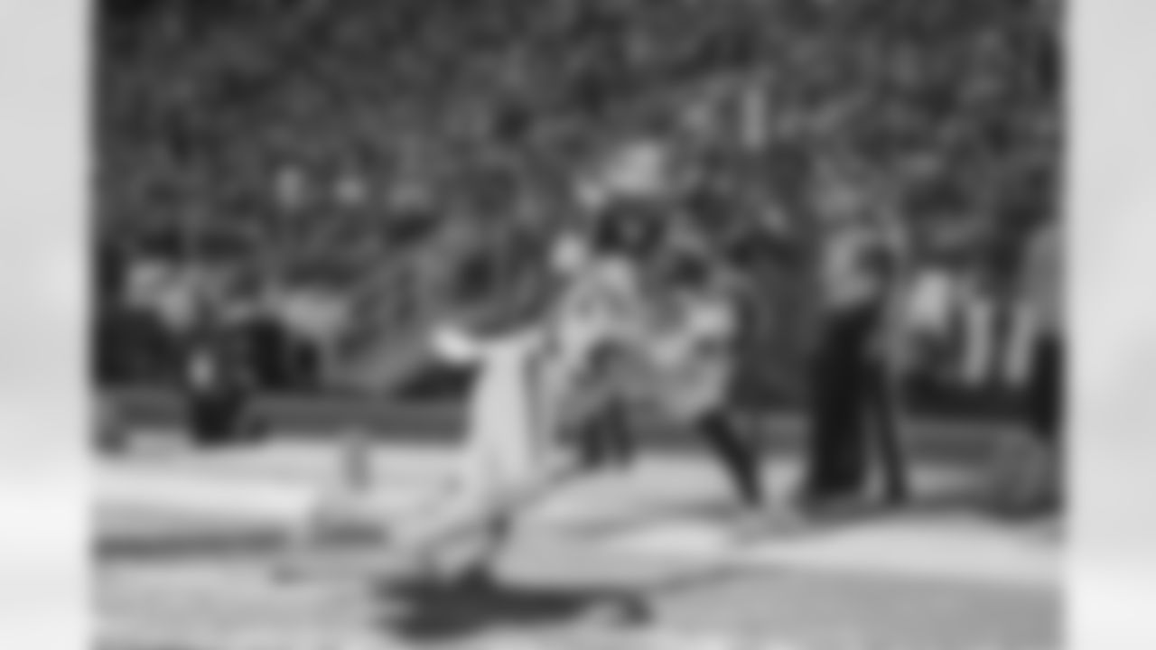 Atlanta Falcons wide receiver Drake London #5 scores a touchdown during the Week 9 Game against the New England Patriots at Gillette Stadium in Foxborough, Massachusetts on Sunday, November 2, 2025. (Photo by Jay Bendlin/Atlanta Falcons)