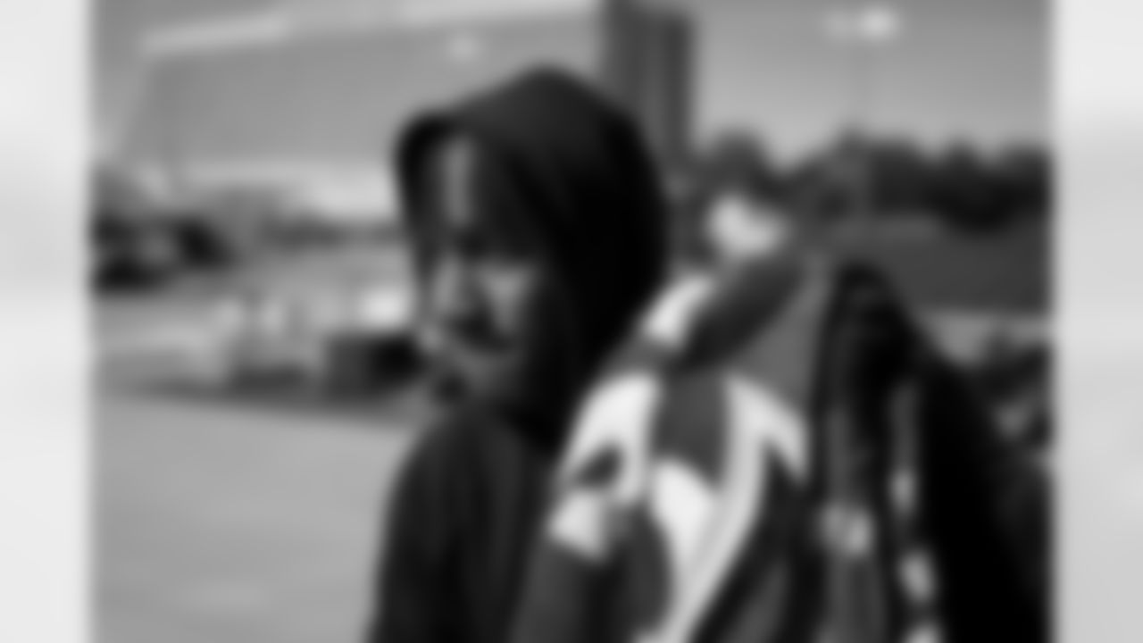 Atlanta Falcons quarterback Michael Penix Jr. #9 boards the plane at Hartsfield-Jackson International Airport in Atlanta, Ga. on Saturday, September 13, 2025. (Photo by Taylor McLaughlin/Atlanta Falcons)