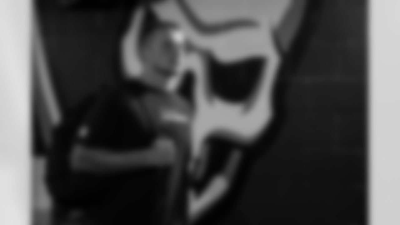 Atlanta Falcons tight end Teagan Quitoriano #85 arrives during the Week 15 Game against the Tampa Bay Buccaneers at Raymond James Stadium in Tampa, Florida on Thursday, December 11, 2025. (Photo by Taylor McLaughlin/Atlanta Falcons)