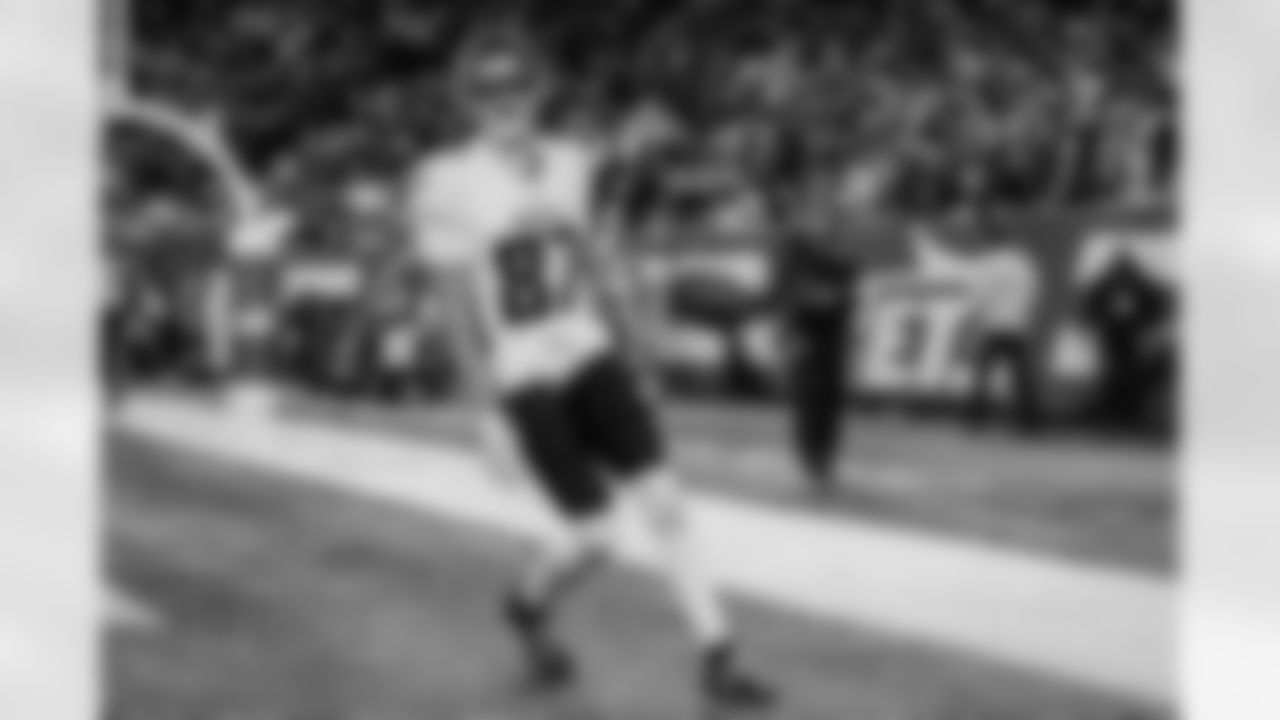 Atlanta Falcons wide receiver David Sills V #87 celebrates after scoring a touchdown during the fourth quarter of the Week 13 Game against the New York Jets at Metlife Stadium in East Rutherford, New Jersey on Sunday, November 30, 2025. (Photo by Taylor McLaughlin/Atlanta Falcons)