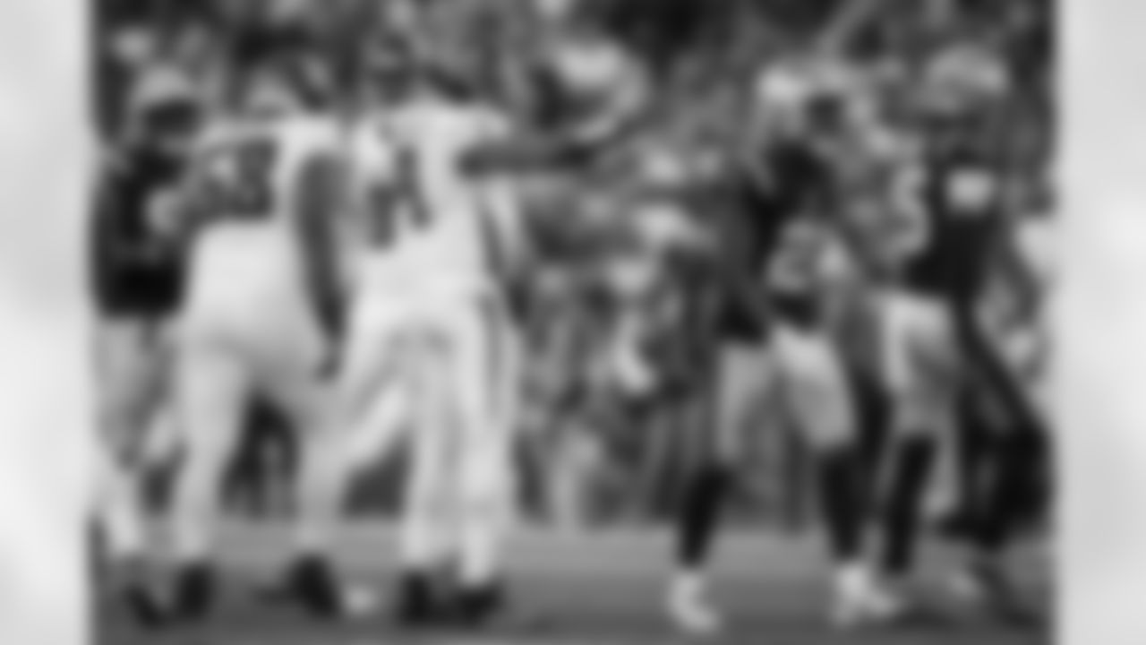 Atlanta Falcons quarterback Michael Penix Jr. #9 reacts after a first down run during the third quarter of the Week 9 Game against the New England Patriots at Gillette Stadium in Foxborough, Massachusetts on Sunday, November 2, 2025. (Photo by Taylor McLaughlin/Atlanta Falcons)