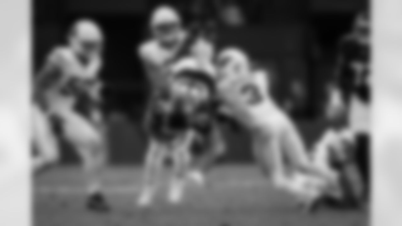 Atlanta Falcons running back Tyler Allgeier #25 carries the ball during the second quarter of the Week 16 Game against the Arizona Cardinals at State Farm Stadium in Glendale, Arizona on Sunday, December 21, 2025. (Photo by Jay Bendlin/Atlanta Falcons)