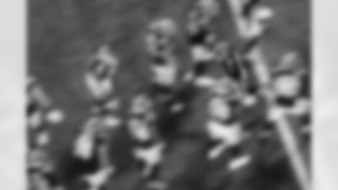 Atlanta Falcons quarterback Kirk Cousins #18 enters the field during the Week 17 Game against the Los Angeles Rams at Mercedes-Benz Stadium in Atlanta, Georgia on Monday, December 29, 2025. (Photo by Kevin Liles/Atlanta Falcons)