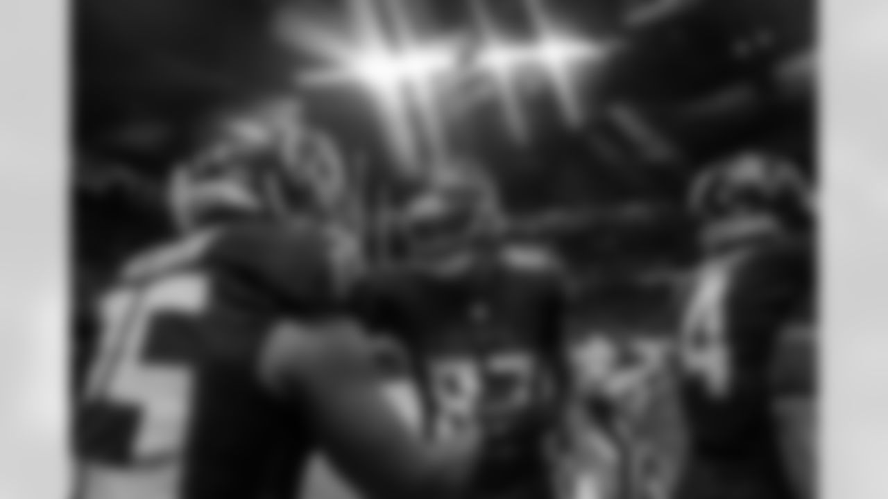 Atlanta Falcons running back Tyler Allgeier #25 scores a touchdown during the Week 8 Game against the Miami Dolphins at Mercedes-Benz Stadium in Atlanta, Georgia on Sunday, October 26, 2025. (Photo by Brandon Magnus/Atlanta Falcons)