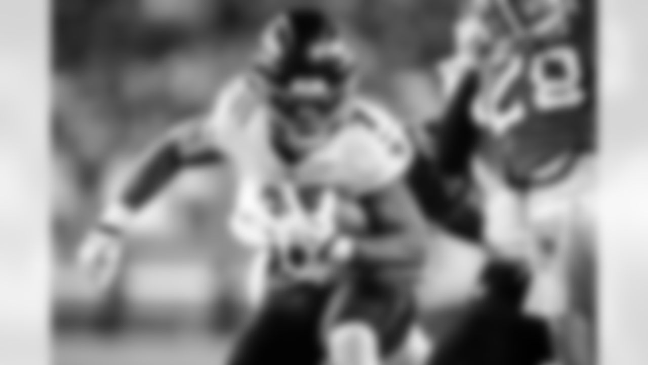 Atlanta Falcons running back Bijan Robinson #7 runs the ball during the Week 7 Game against the San Francisco 49ers at Levi's Stadium in Santa Clara, California on Sunday, October 19, 2025. (Photo by Donald Miralle/Atlanta Falcons)