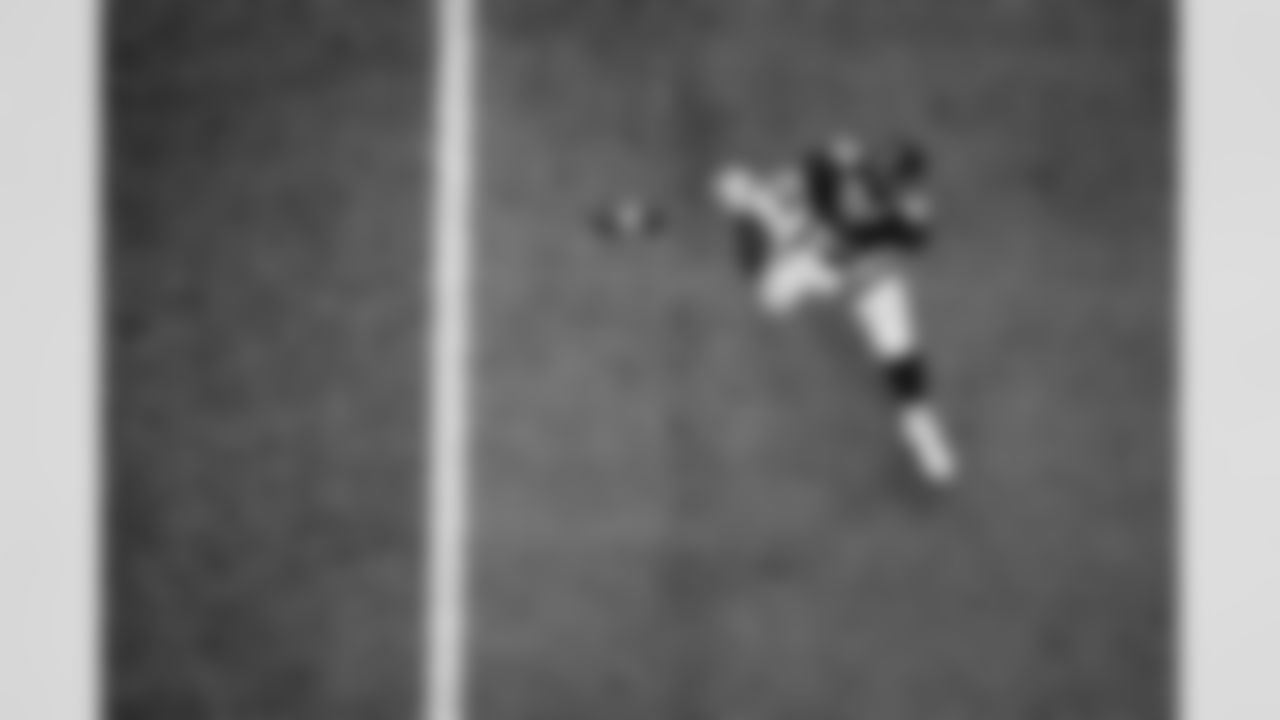 Atlanta Falcons tight end Charlie Woerner #89 warms up before the Week 11 Game against the Carolina Panthers at Mercedes-Benz Stadium in Atlanta, Georgia on Sunday, November 16, 2025. (Photo by Brandon Magnus/Atlanta Falcons)