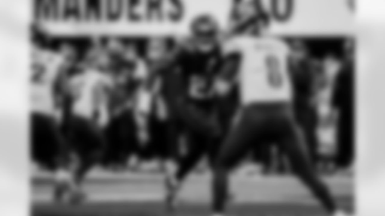 Atlanta Falcons edge rusher James Pearce Jr. #27 during the Week 4 Game against the Washington Commanders at Mercedes-Benz Stadium in Atlanta, Ga. on Sunday, September 28, 2025. (Photo by Taylor McLaughlin/Atlanta Falcons)