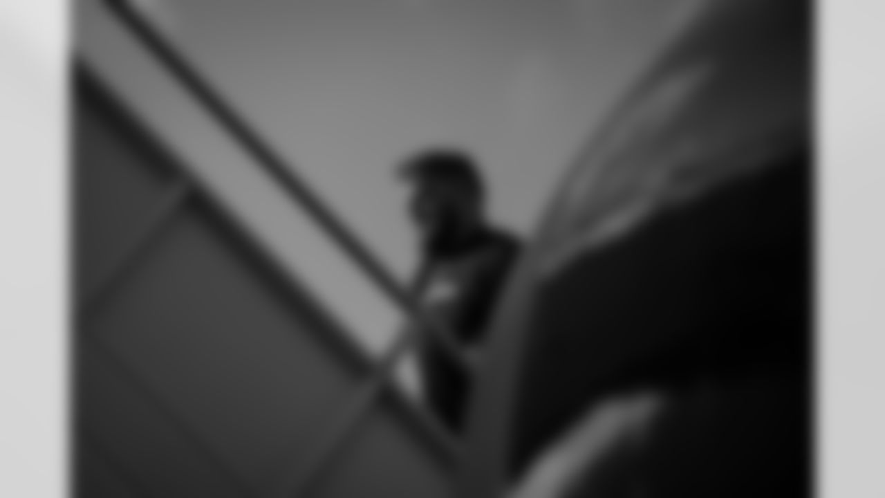 Atlanta Falcons offensive lineman Ryan Neuzil #64 boards the plane at Hartsfield-Jackson International Airport in Atlanta, Ga. on Saturday, November 22, 2025. (Photo by Jay Bendlin/Atlanta Falcons)