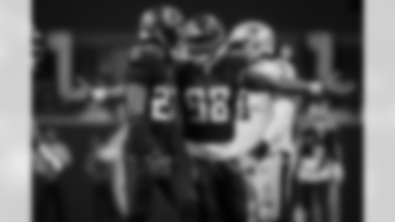 Atlanta Falcons edge rusher James Pearce Jr. #27 makes a record breaking sack during the Week 18 Game against the New Orleans Saints at Mercedes-Benz Stadium in Atlanta, Georgia on Sunday, January 4, 2026. (Photo by Brandon Magnus/Atlanta Falcons)