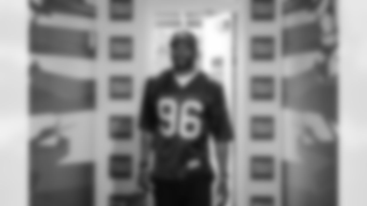 Atlanta Falcons offensive assistant coach D.J. Williams arrives before the Week 18 Game against the New Orleans Saints at Mercedes-Benz Stadium in Atlanta, Georgia on Sunday, January 4, 2026. (Photo by Jay Bendlin/Atlanta Falcons)