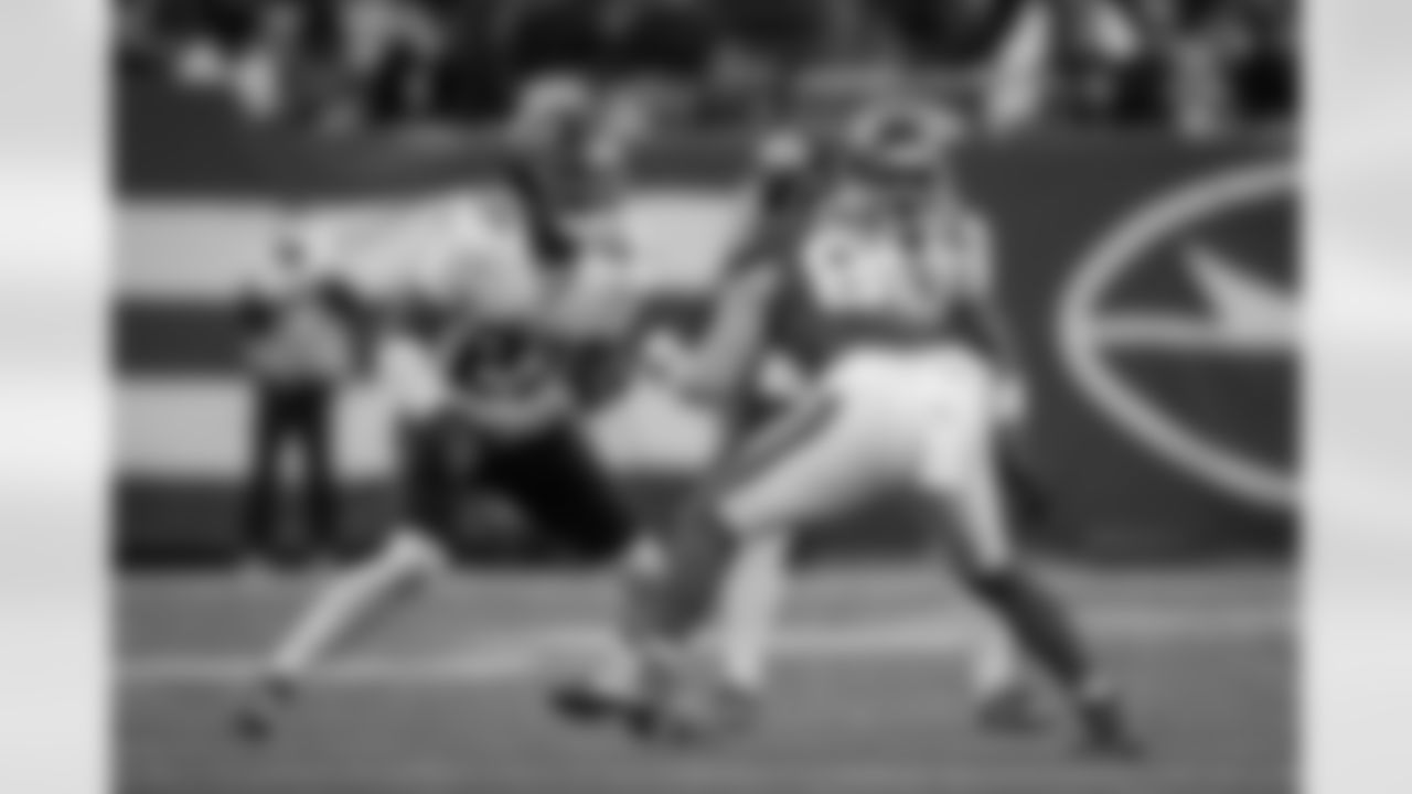 Atlanta Falcons edge rusher James Pearce Jr. #27 blocks during the Week 13 Game against the New York Jets at Metlife Stadium in East Rutherford, New Jersey on Sunday, November 30, 2025. (Photo by Jay Bendlin/Atlanta Falcons)