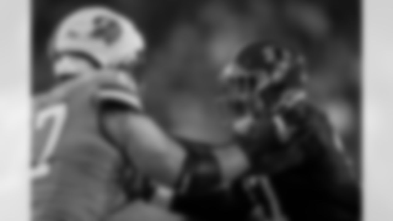 Atlanta Falcons outside linebacker Arnold Ebiketie #17 during the Week 15 Game against the Tampa Bay Buccaneers at Raymond James Stadium in Tampa, Florida on Thursday, December 11, 2025. (Photo by Taylor McLaughlin/Atlanta Falcons)