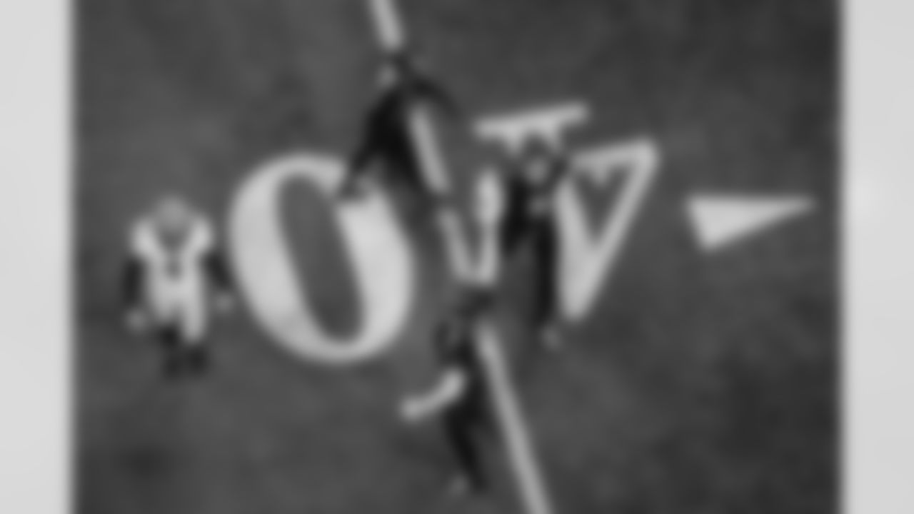 Atlanta Falcons tight end Kyle Pitts Sr. #8 and Atlanta Falcons wide receiver Drake London #5 react during the Week 18 Game against the New Orleans Saints at Mercedes-Benz Stadium in Atlanta, Georgia on Sunday, January 4, 2026. (Photo by Taylor McLaughlin/Atlanta Falcons)