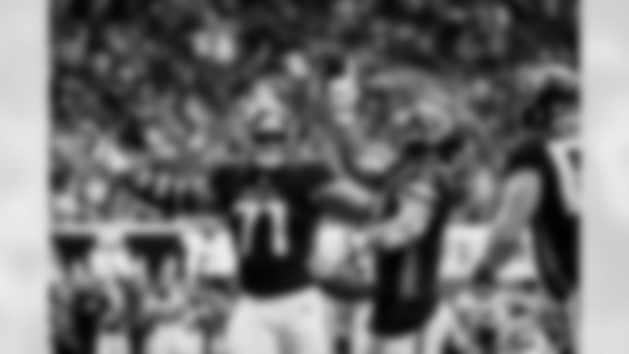 Atlanta Falcons running back Bijan Robinson #7 scores a touchdown during the Week 11 Game against the Carolina Panthers at Mercedes-Benz Stadium in Atlanta, Georgia on Sunday, November 16, 2025. (Photo by AJ Reynolds/Atlanta Falcons)