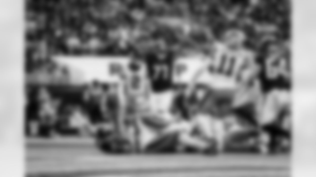 Atlanta Falcons offensive lineman Elijah Wilkinson #71 reacts after the touchdown during the Week 11 Game against the Carolina Panthers at Mercedes-Benz Stadium in Atlanta, Georgia on Sunday, November 16, 2025. (Photo by AJ Reynolds/Atlanta Falcons)