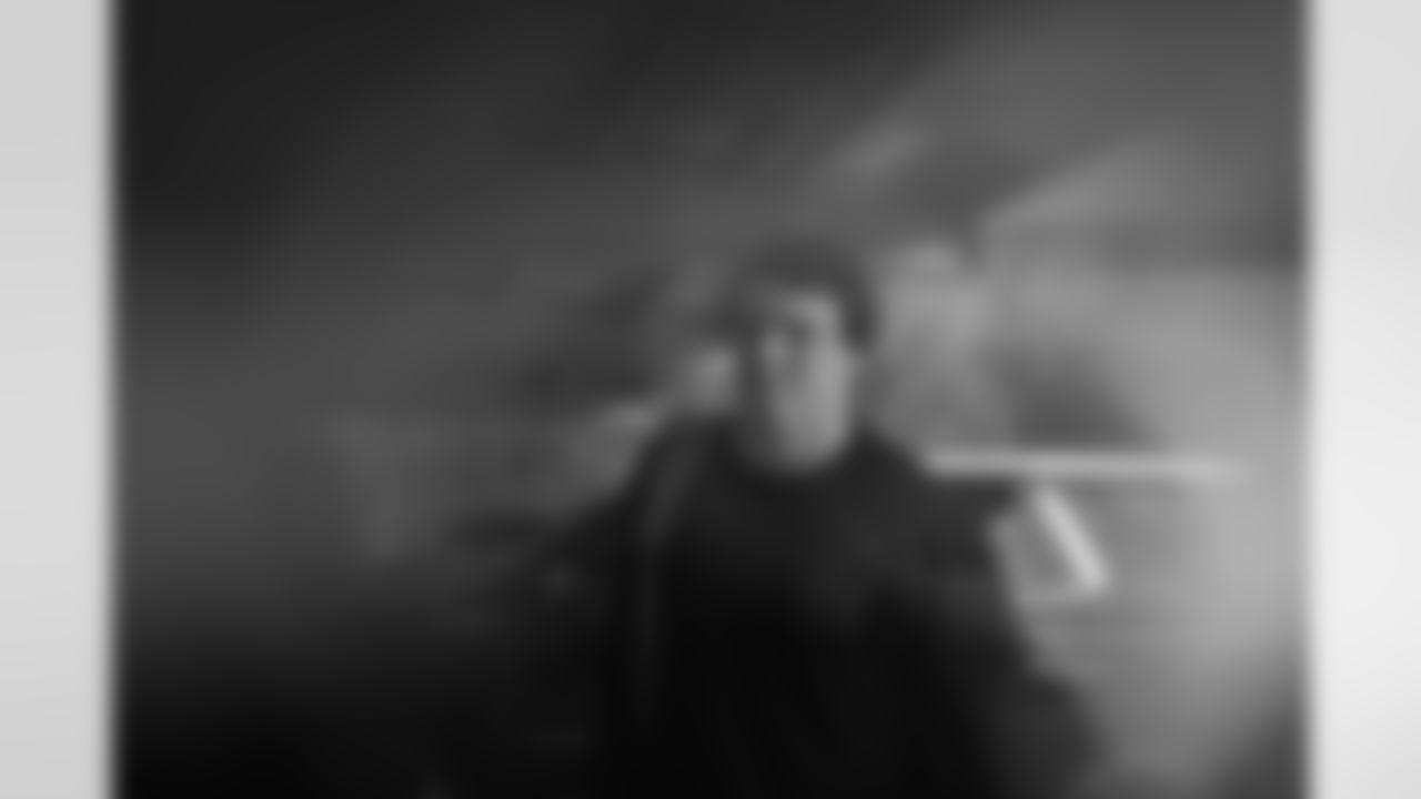 Atlanta Falcons wide receiver David Sills V #87 arrives before the Week 17 Game against the Los Angeles Rams at Mercedes-Benz Stadium in Atlanta, Georgia on Monday, December 29, 2025. (Photo by Jay Bendlin/Atlanta Falcons)