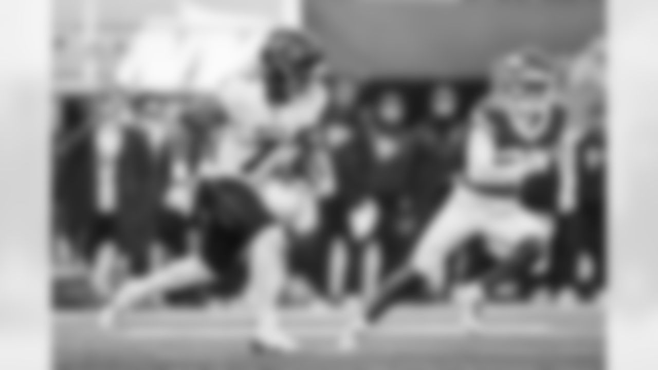 Atlanta Falcons running back Bijan Robinson #7 carries the ball during the second quarter of the Week 13 Game against the New York Jets at Metlife Stadium in East Rutherford, New Jersey on Sunday, November 30, 2025. (Photo by Caean Couto/Atlanta Falcons)