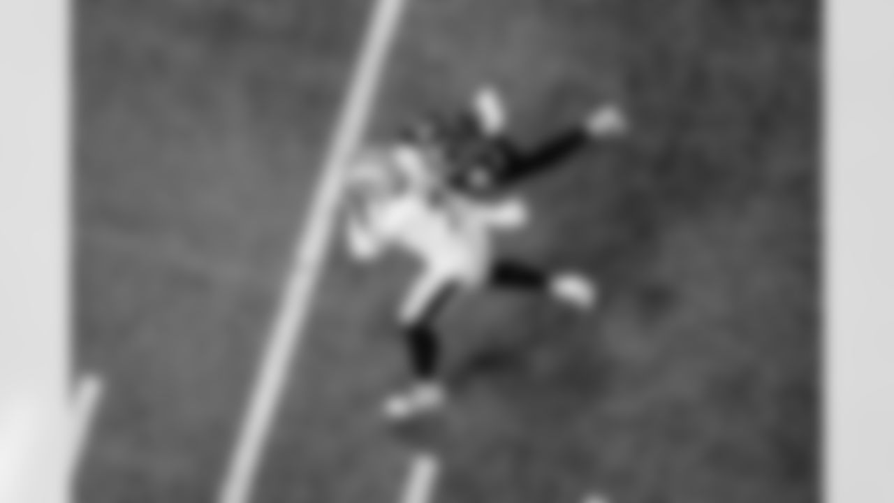 Atlanta Falcons cornerback Dee Alford #20 makes a tackle during the Week 18 Game against the New Orleans Saints at Mercedes-Benz Stadium in Atlanta, Georgia on Sunday, January 4, 2026. (Photo by Taylor McLaughlin/Atlanta Falcons)