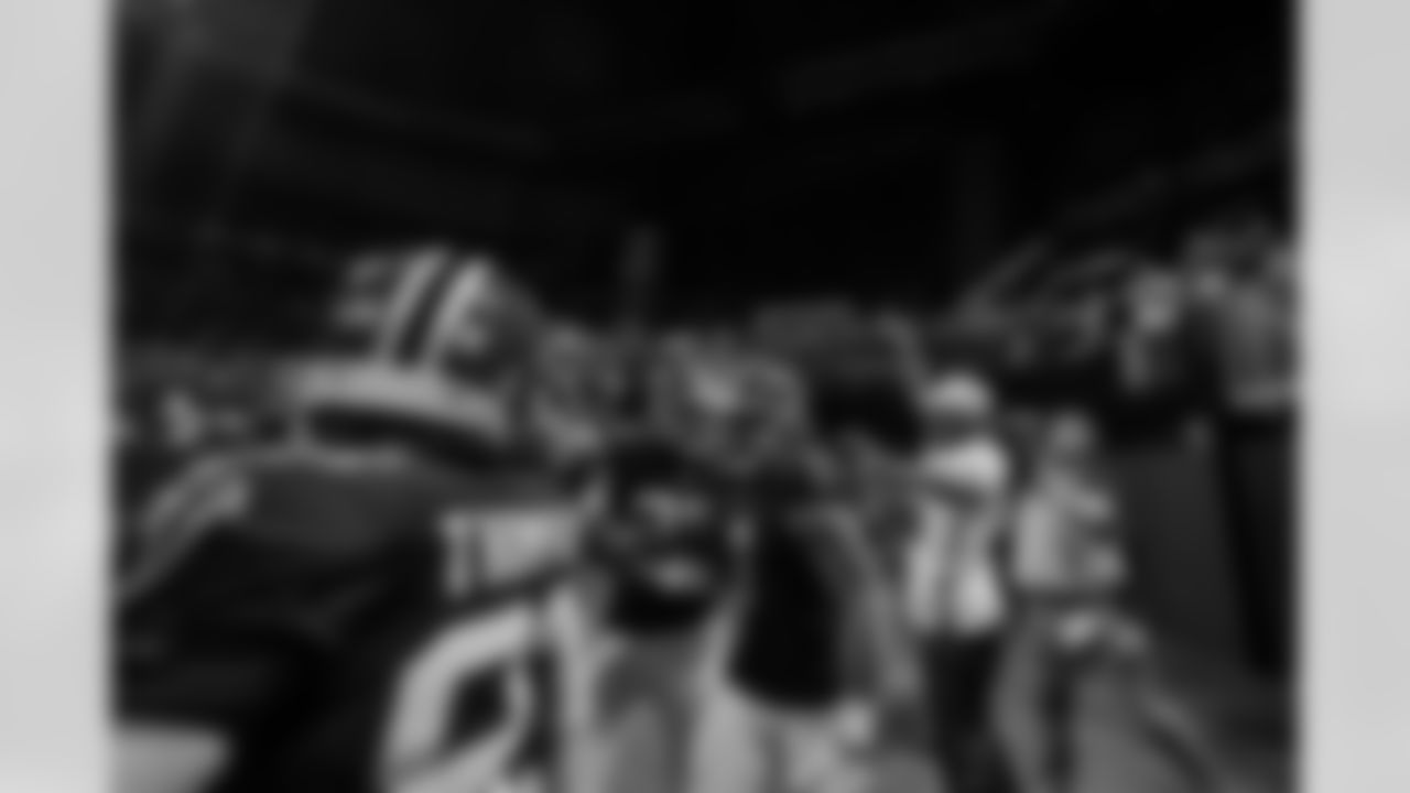 Atlanta Falcons running back Bijan Robinson #7 scores a touchdown during the Week 17 Game against the Los Angeles Rams at Mercedes-Benz Stadium in Atlanta, Georgia on Monday, December 29, 2025. (Photo by Taylor McLaughlin/Atlanta Falcons)