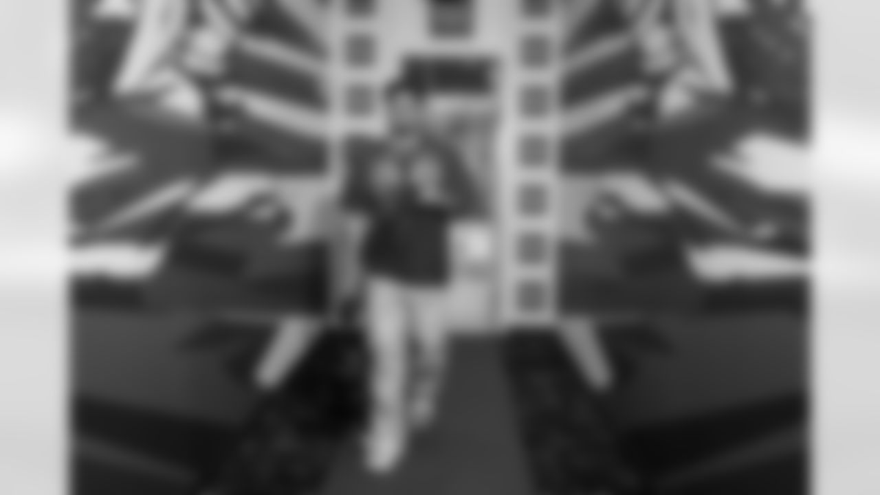 Atlanta Falcons running back Tyler Allgeier #25 arrives before during the Week 17 Game against the Los Angeles Rams at Mercedes-Benz Stadium in Atlanta, Georgia on Monday, December 29, 2025. (Photo by Taylor McLaughlin/Atlanta Falcons)