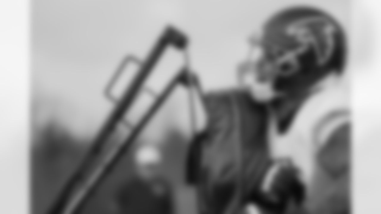 Atlanta Falcons offensive lineman Elijah Wilkinson #71 during practice at Atlanta Falcons Training Facility in Flowery Branch, Georgia, on Wednesday, November 19, 2025. (Photo by Jay Bendlin/Atlanta Falcons)